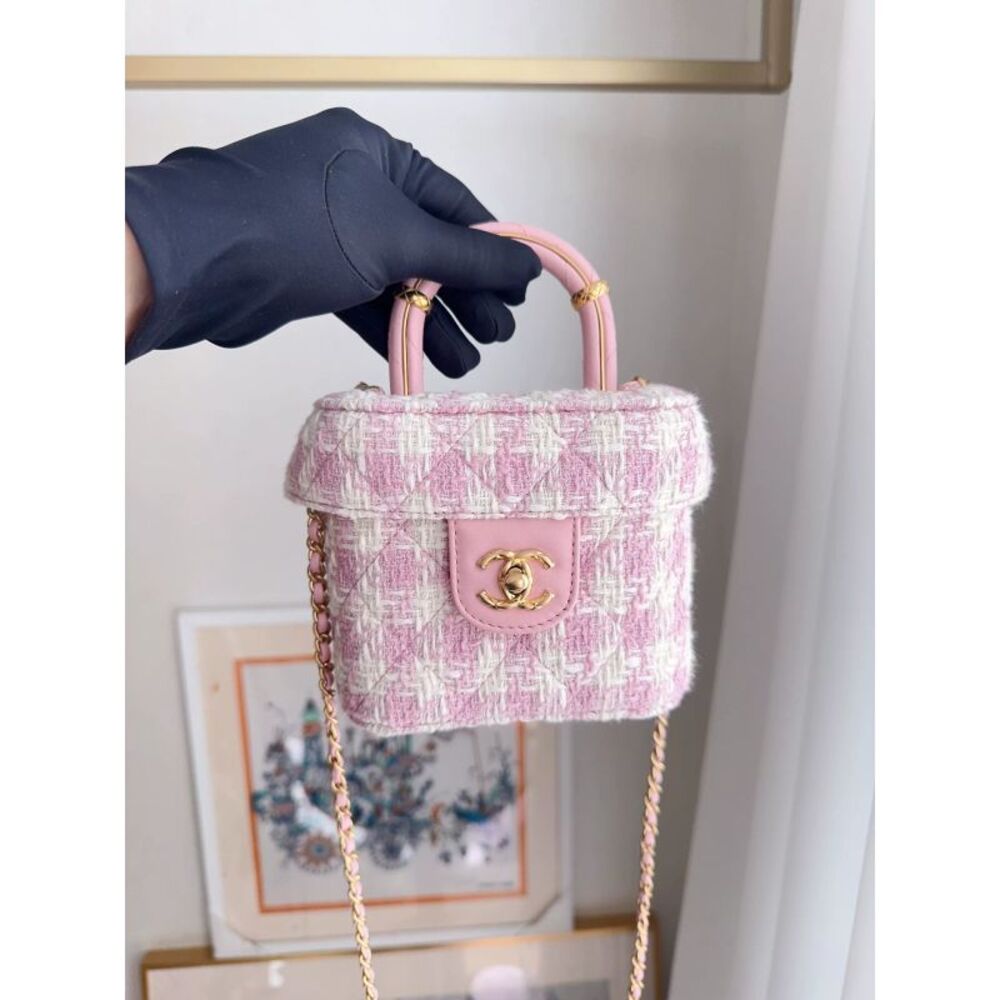 Chanel Women Pre-Loved Bag Very Good Condition - Picture 4 of 9